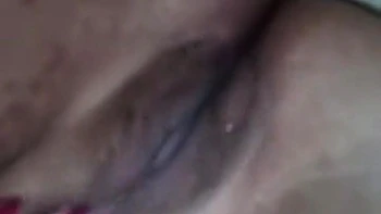 Indisches 18+ Desi-Mädchen fummelt haarige Fotze