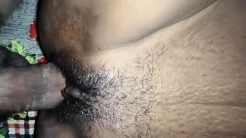 Cunhada deitada e fodida de frente