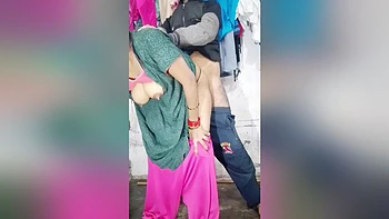 Сводная сестра сосала и жестко трахала киску