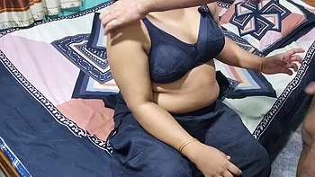 Bangladaise suce et baise chez un ami