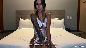 Latina mit fettem Arsch und Titten wird anal gefickt – Jazmine & Molly