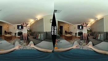 Adolescente morena pornstar follando a tope en VR