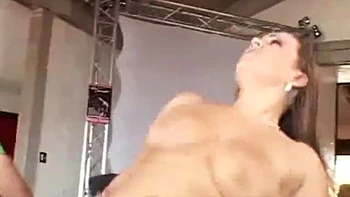 Milf swinger fodendo anal com gozada dentro