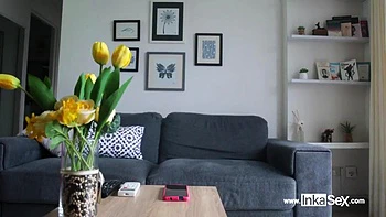 Мамка с большой грудью делает глубокий минет и анальный секс