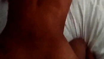 Чёрная любительница Сэнди Кафрин в жёстком минете на универе