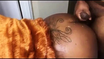 Bunda preta enorme fodida no doggy