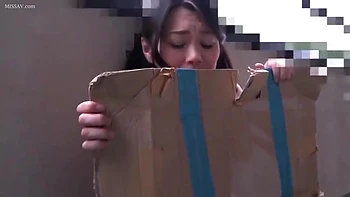 Esposa milf asiática recibe creampie tras ser echada