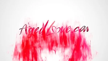 Blonde Niki bläst einen fetten schwarzen Schwanz