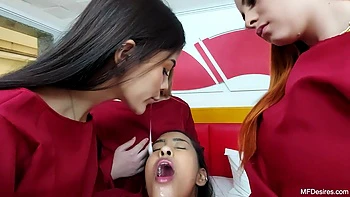 Грязное плевание в рабынь и доминирование