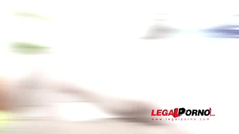 Ребекка Вольпетти впервые трахнута в зад