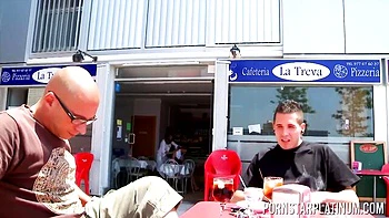 Кристал и Кевин: порнозвёздный глубокий минет и жёсткий секс на улице