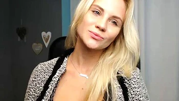 Blonde Amateur Teases Hard on Webcam