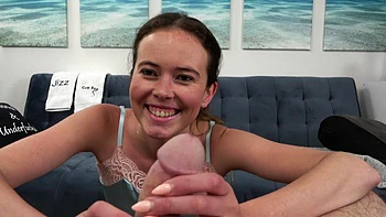 Guy films banging his chubby girlfriend with vibrator