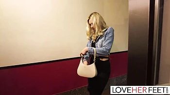 Leanne Lace Gets Footjob from Thomas Stone