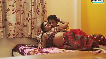 Horny Desi Milf Shakes Big Ass and Fucks Hard