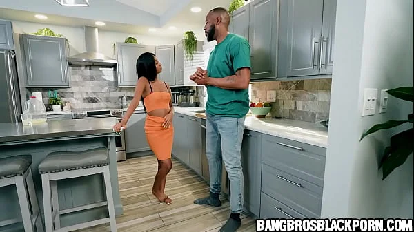 OMG is this thing REAL?? This will never fit in my mouth!