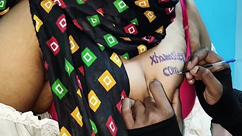 Indian Aunty Gets Fucking While Tattooed by Customer - Desi Romance