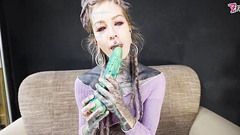 Tattooed Anuskatzz and Nikolaz Zpageti anal gape fun