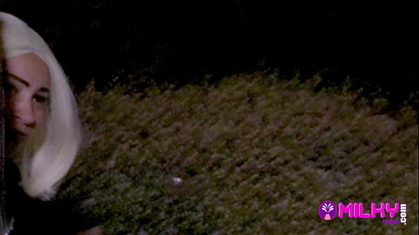 Latina de enorme culo es follada por un payasso cachero