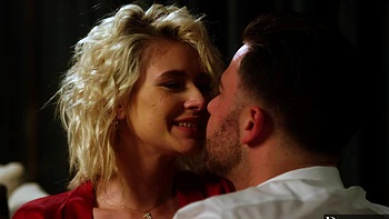 Blond bombshells Seth & Kiara give Jessie a wild triple BJ in this steamy FFM threesome