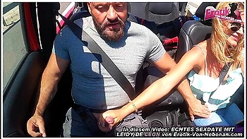 Deutsche Amateure In German Amateur Milf Does Public Blowjob In The Car While Driving