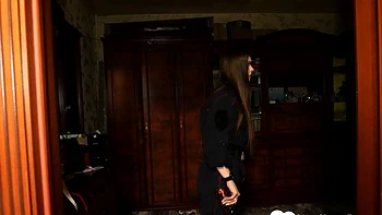 Policewoman comes into my house and gets fucked