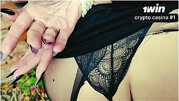 Apocalyptic Halloween With The Last Girl On Earth - Swife Katy