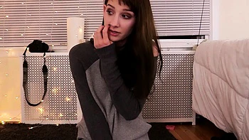 Beauty small tit amateur teen masturbating her shaved pussy